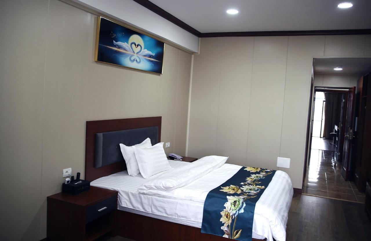 Aparthotel Peace House Bucarest Esterno foto